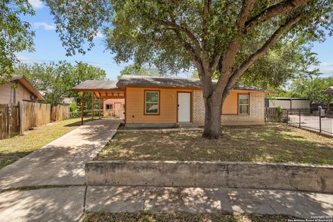 Single Family Residence in San Antonio TX 5107 Little Creek.jpg