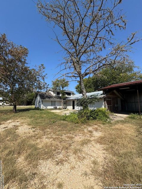 Single Family Residence in Medina TX 192 Finch Dr 18.jpg
