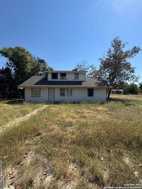 Single Family Residence in Medina TX 192 Finch Dr 21.jpg