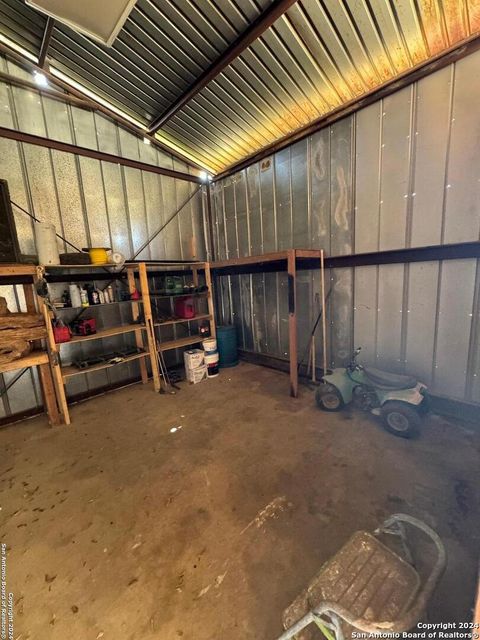 Single Family Residence in Medina TX 192 Finch Dr 17.jpg