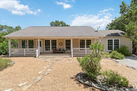 Single Family Residence in Canyon Lake TX 385 Rolling View.jpg