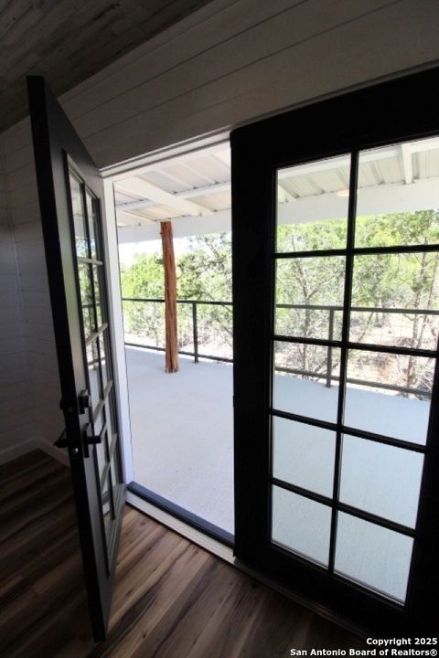 Single Family Residence in Bandera TX 403 Private Road 1523 13.jpg