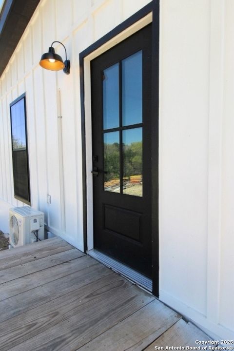 Single Family Residence in Bandera TX 403 Private Road 1523 5.jpg
