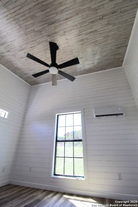 Single Family Residence in Bandera TX 403 Private Road 1523 16.jpg