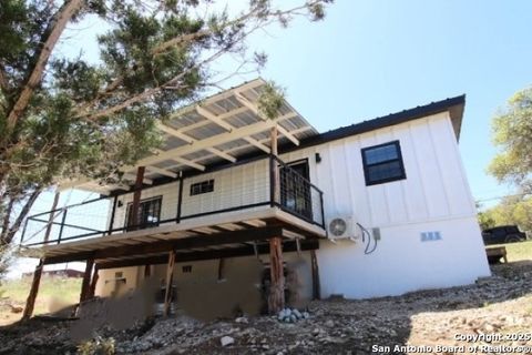Single Family Residence in Bandera TX 403 Private Road 1523 28.jpg
