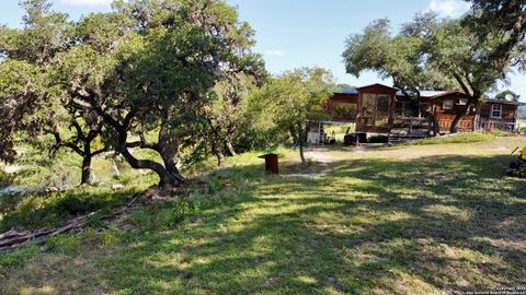 Single Family Residence in Medina TX 14525 Highway 16 N 1.jpg