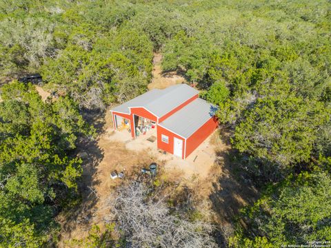 Farm in Hondo TX 1250 County Road 245.jpg