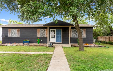 Single Family Residence in George West TX 1204 Fannin St.jpg