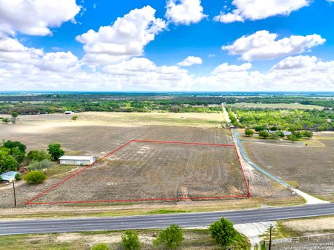  in Hondo TX LOT 7 Cr 343.jpg