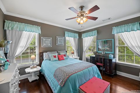 Single Family Residence in Beeville TX 1001 N Adams St 47.jpg