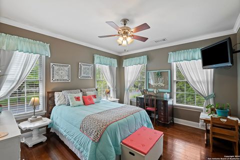 Single Family Residence in Beeville TX 1001 N Adams St 43.jpg