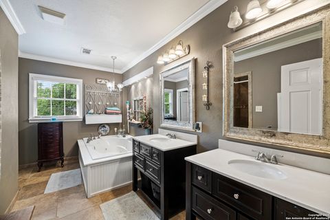 Single Family Residence in Beeville TX 1001 N Adams St 34.jpg