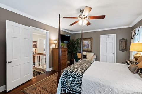 Single Family Residence in Beeville TX 1001 N Adams St 41.jpg