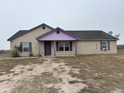 Single Family Residence in George West TX 274 Polzin Ranch Rd.jpg