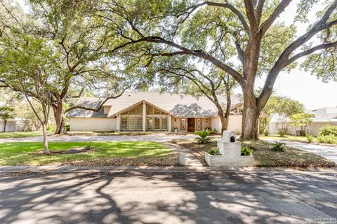 Single Family Residence in Castle Hills TX 113 Wickford Way.jpg