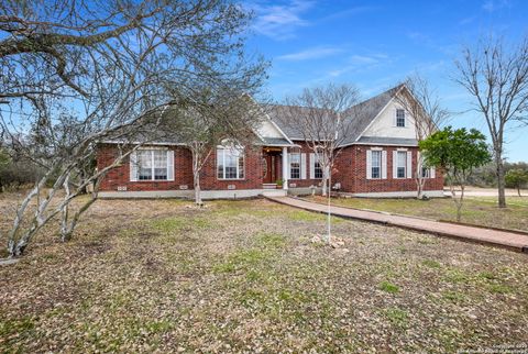 Single Family Residence in Hondo TX 263 County Road 4643.jpg