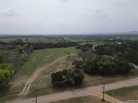  in Bandera TX 157 Bluebonnet Dr.jpg