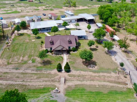 Single Family Residence in Atascosa TX 12365 Rudolph Rd Unit 3 Rd.jpg