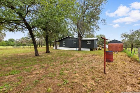 Single Family Residence in Natalia TX 125 County Road 6814.jpg