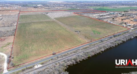  in Atascosa TX 14011 Quintana Rd.jpg