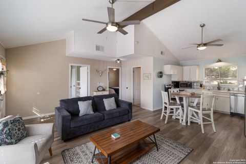 Single Family Residence in Canyon Lake TX 577 Dusty Saddle.jpg