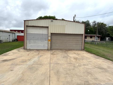  in Lytle TX 19249 Somerset-Lytle St.jpg