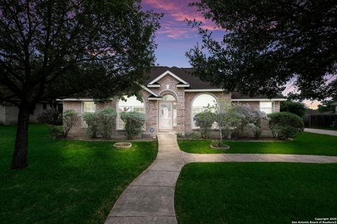 Single Family Residence in Castroville TX 113 River Knoll.jpg