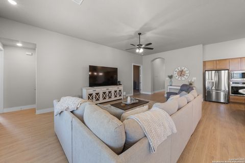 Single Family Residence in Boerne TX 129 Haverton Ct 10.jpg