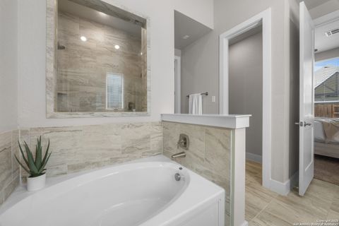 Single Family Residence in Boerne TX 129 Haverton Ct 14.jpg