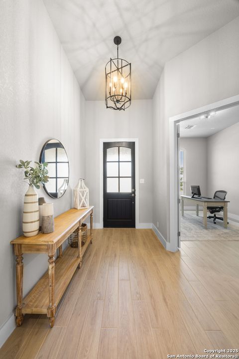 Single Family Residence in Boerne TX 129 Haverton Ct 2.jpg