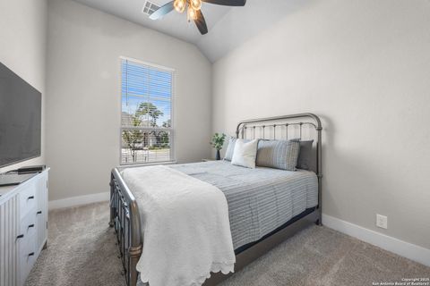Single Family Residence in Boerne TX 129 Haverton Ct 19.jpg