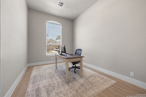 Single Family Residence in Boerne TX 129 Haverton Ct 16.jpg