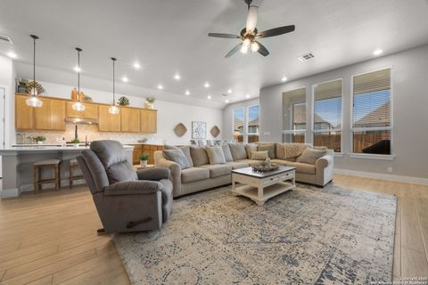Single Family Residence in Boerne TX 129 Haverton Ct 3.jpg