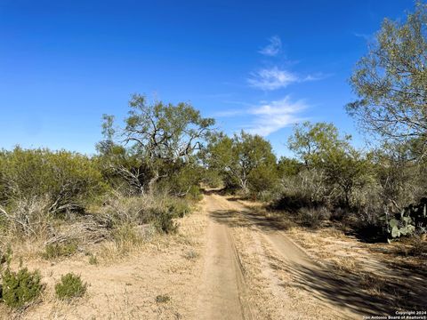 Farm in Bigfoot TX TBD Fm 472.jpg