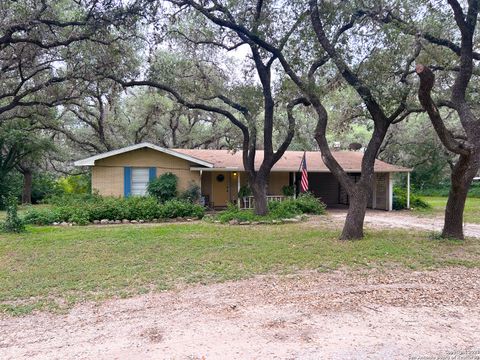 Single Family Residence in Beeville TX 214 oak Hill.jpg