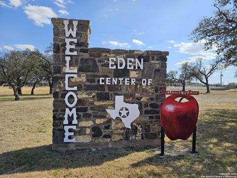 Single Family Residence in Eden TX 502 Barnett St.jpg