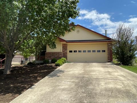 Single Family Residence in Kerrville TX 458 Vicksburg Ave.jpg