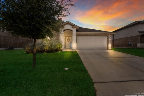 Single Family Residence in New Braunfels TX 2146 Trumans Hl.jpg