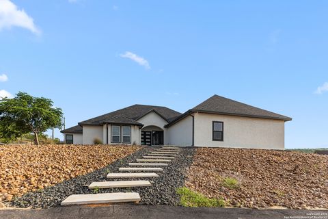 Single Family Residence in Hondo TX 397 County Road 367.jpg