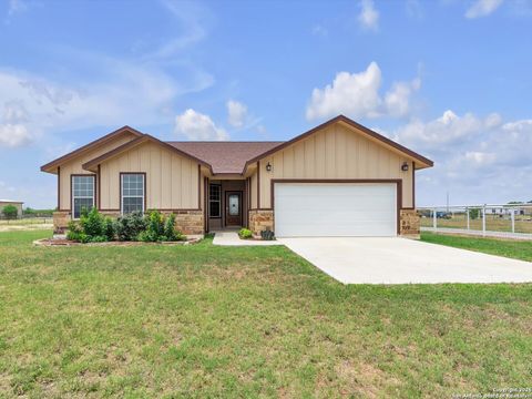 Single Family Residence in Atascosa TX 14329 wisdom Rd.jpg