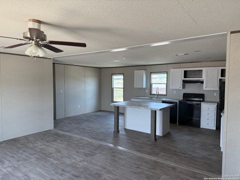 Manufactured Home in Bandera TX 267 Tejas 1.jpg