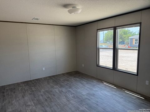 Manufactured Home in Bandera TX 267 Tejas 2.jpg