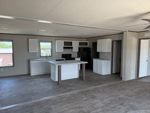 Manufactured Home in Bandera TX 267 Tejas.jpg