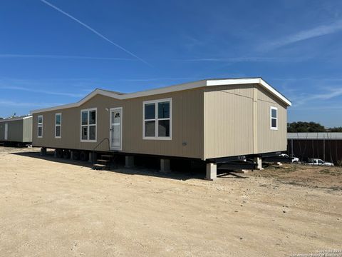 Manufactured Home in Bandera TX 267 Tejas 11.jpg