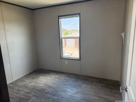 Manufactured Home in Bandera TX 267 Tejas 9.jpg