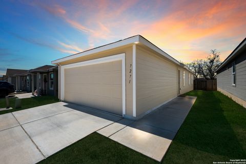 Single Family Residence in San Antonio TX 7271 Pasture Run.jpg