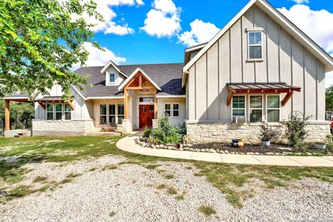 Single Family Residence in Mico TX 342 County Road 368.jpg