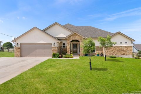 Single Family Residence in Bandera TX 177 Glenvalley Circle.jpg