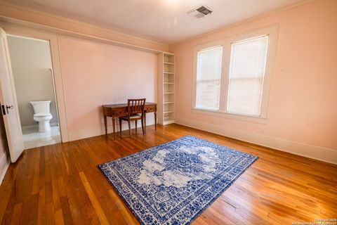 Single Family Residence in Beeville TX 1107 N Adams St 31.jpg
