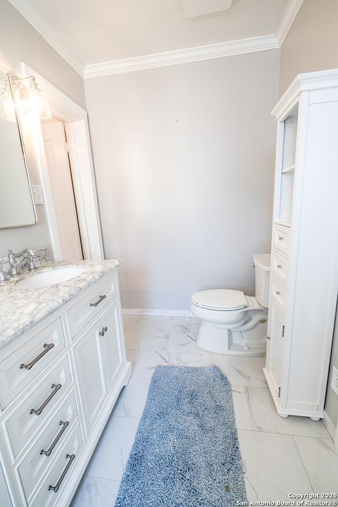 Single Family Residence in Beeville TX 1107 N Adams St 34.jpg